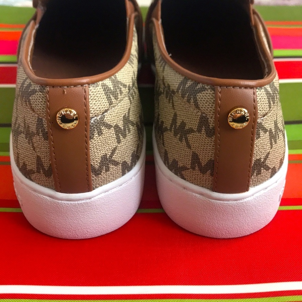 Brand New Michael Kors Logo Slip-On Sneakers Neutral Rubber Sole - Picture 5 of 13